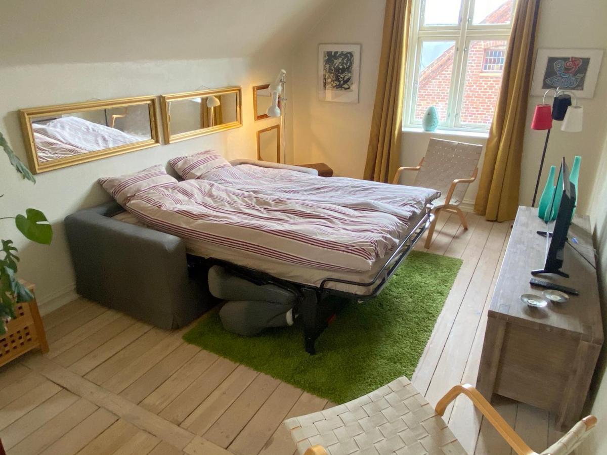 Goodnight Apartment *